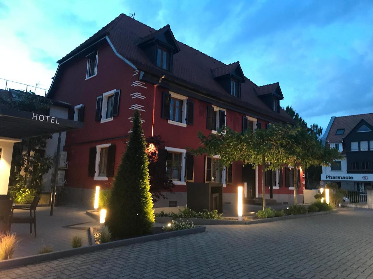 Logis Hotel Restaurant Au Lion Rouge Bartenheim Exterior foto